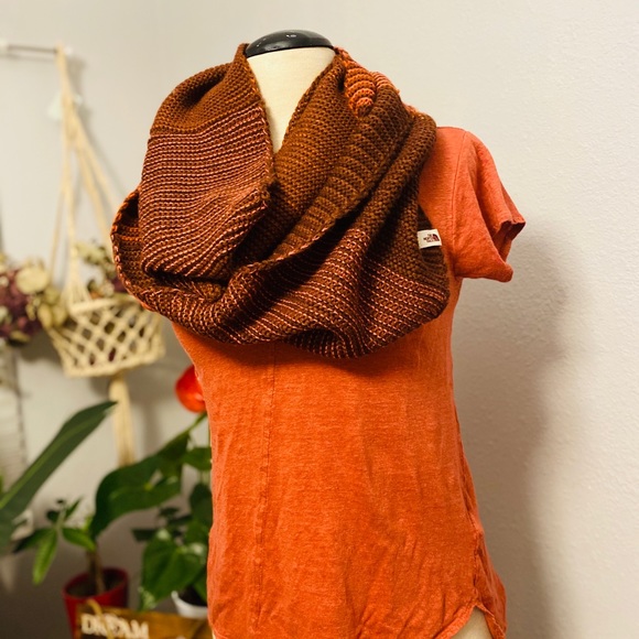 Eddie Bauer Accessories - Eddie Bauer- Scarf Thick Crochet Burnt Orange